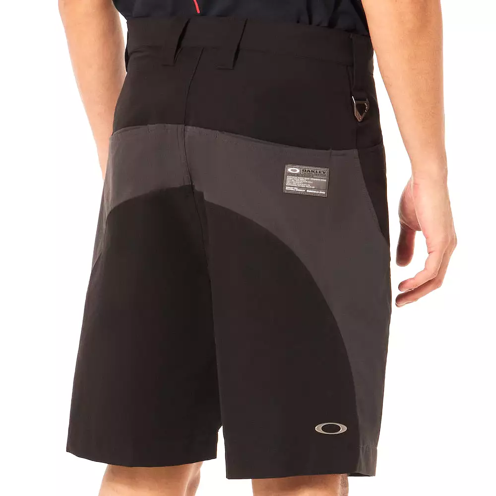 ICON SHAPE WIDE SHORTS BLACKOUT