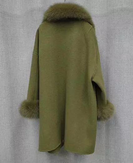 Luxury Wool Cashmere Coat With Fox Fur Trims