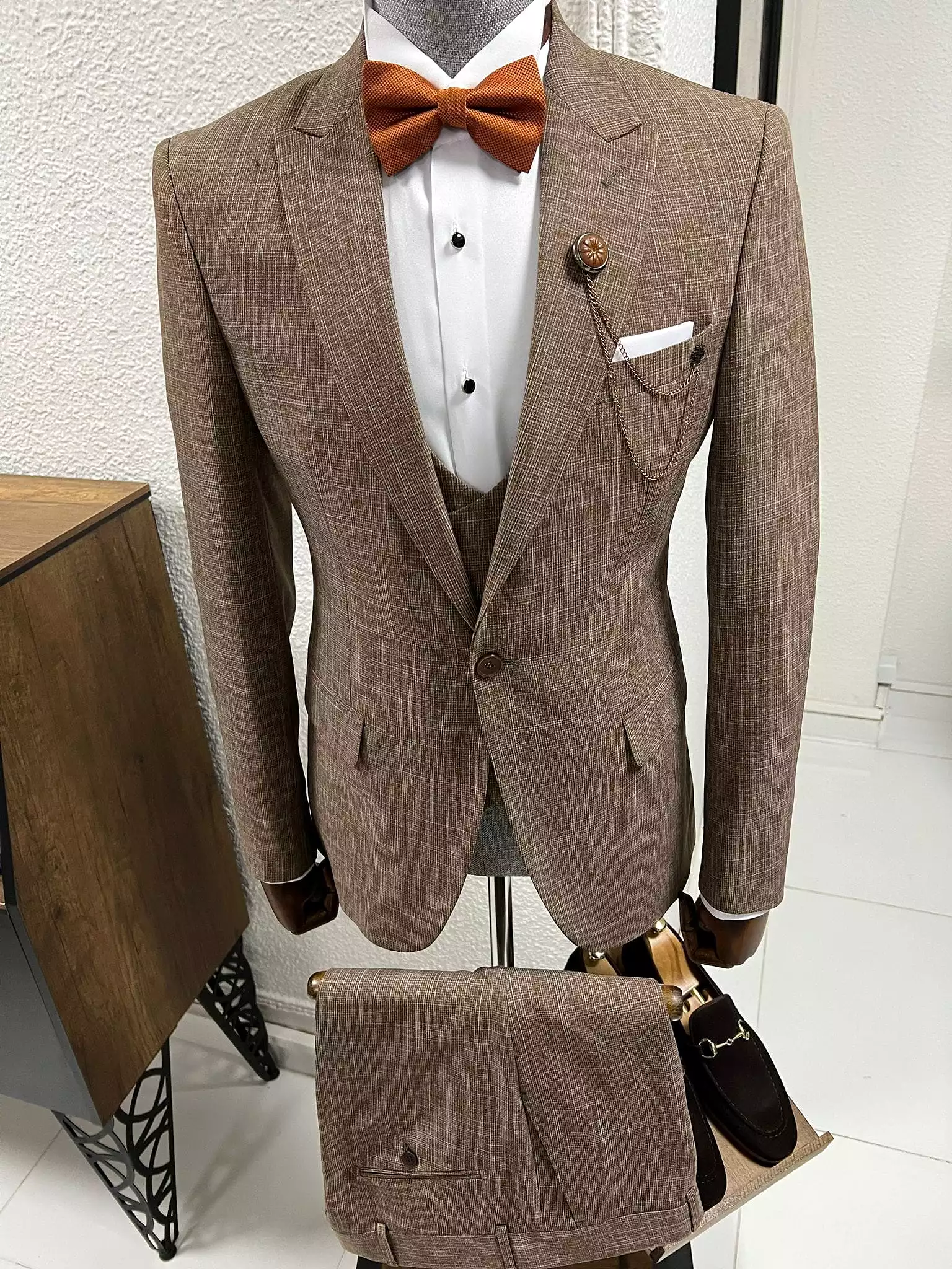 Slim Fit Pointed Collar Brown Tuxedo Vest Suit