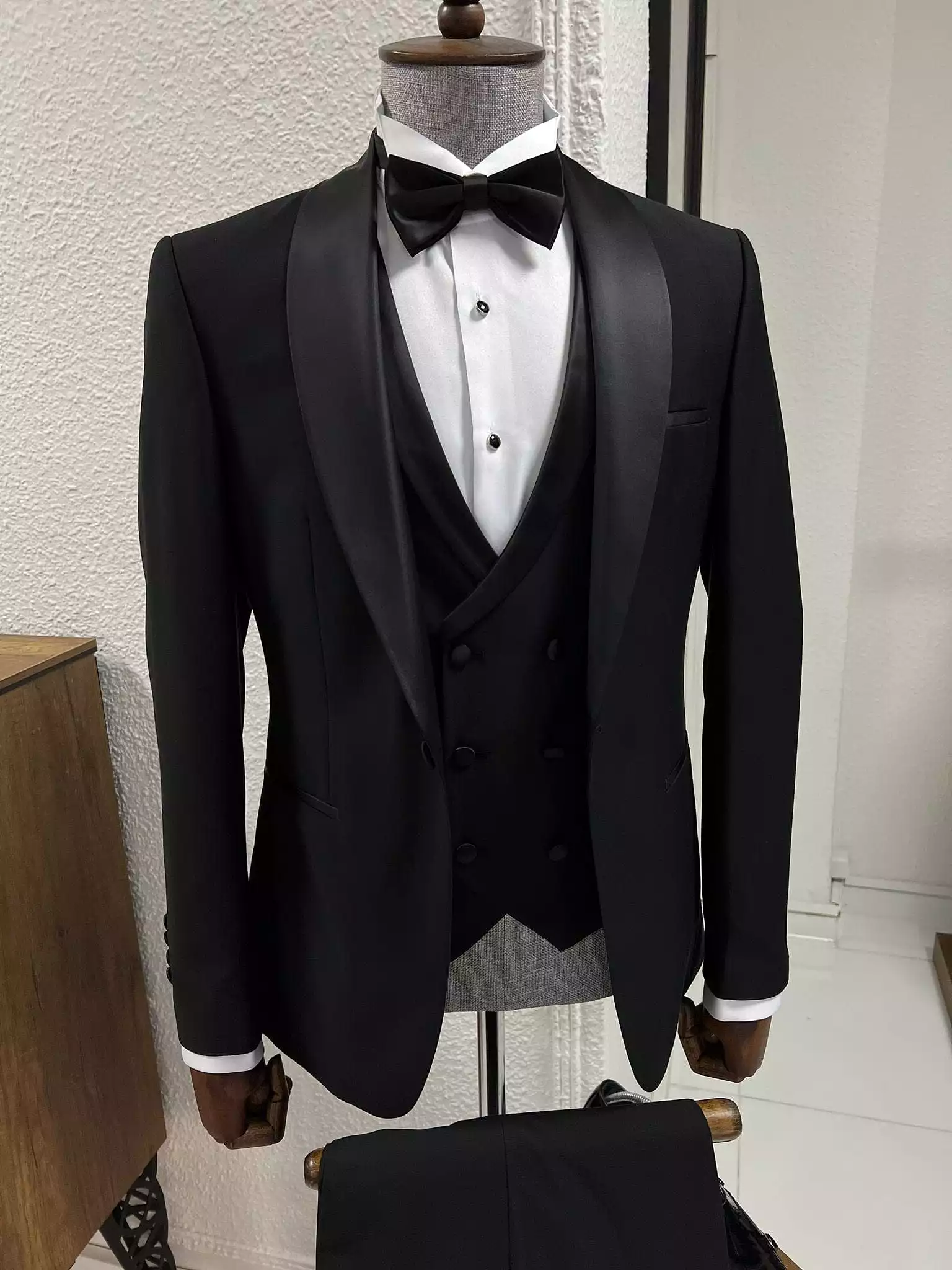 Slim Fit Shawl Collar Black Tuxedo Suit