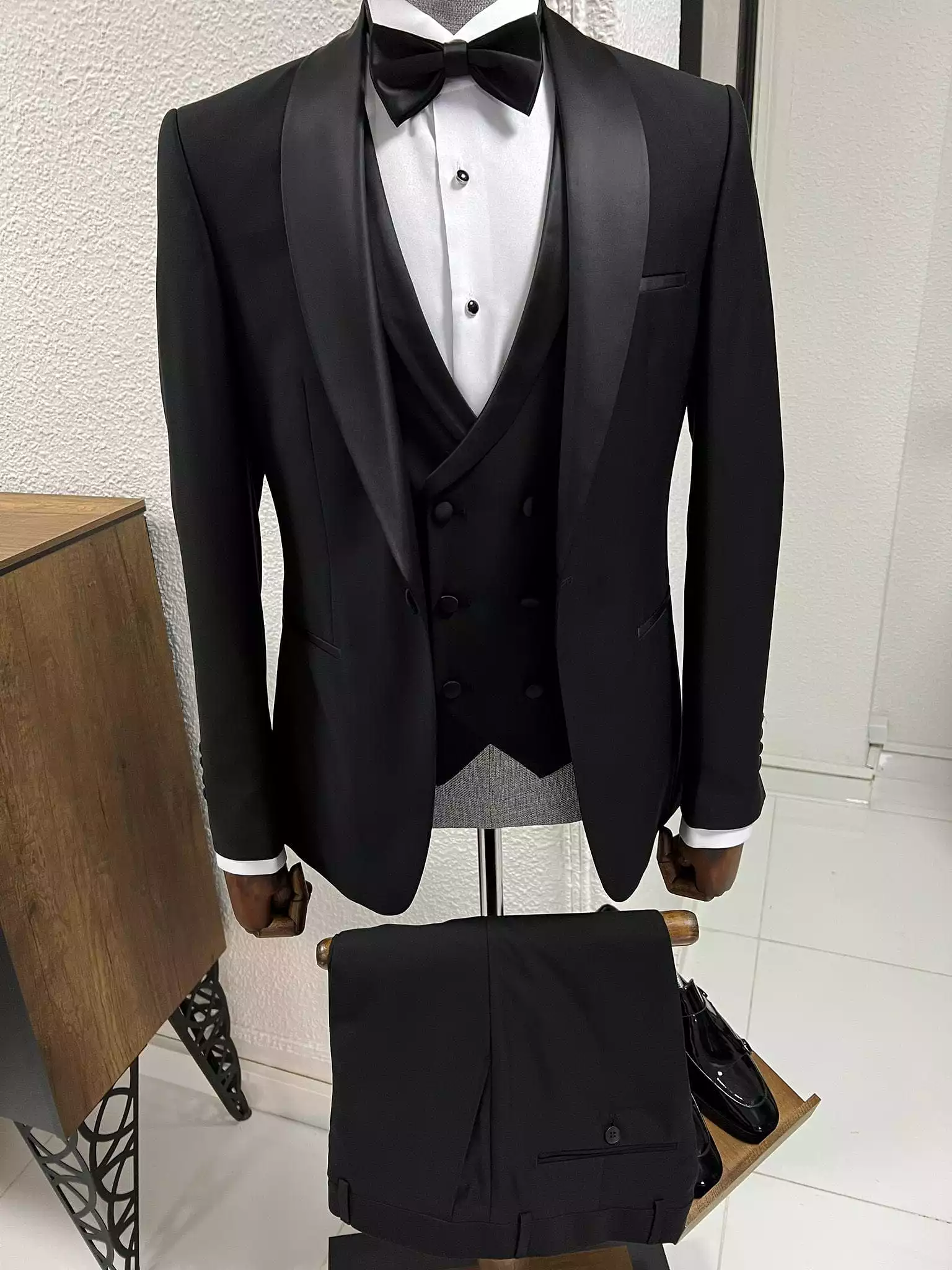 Slim Fit Shawl Collar Black Tuxedo Suit