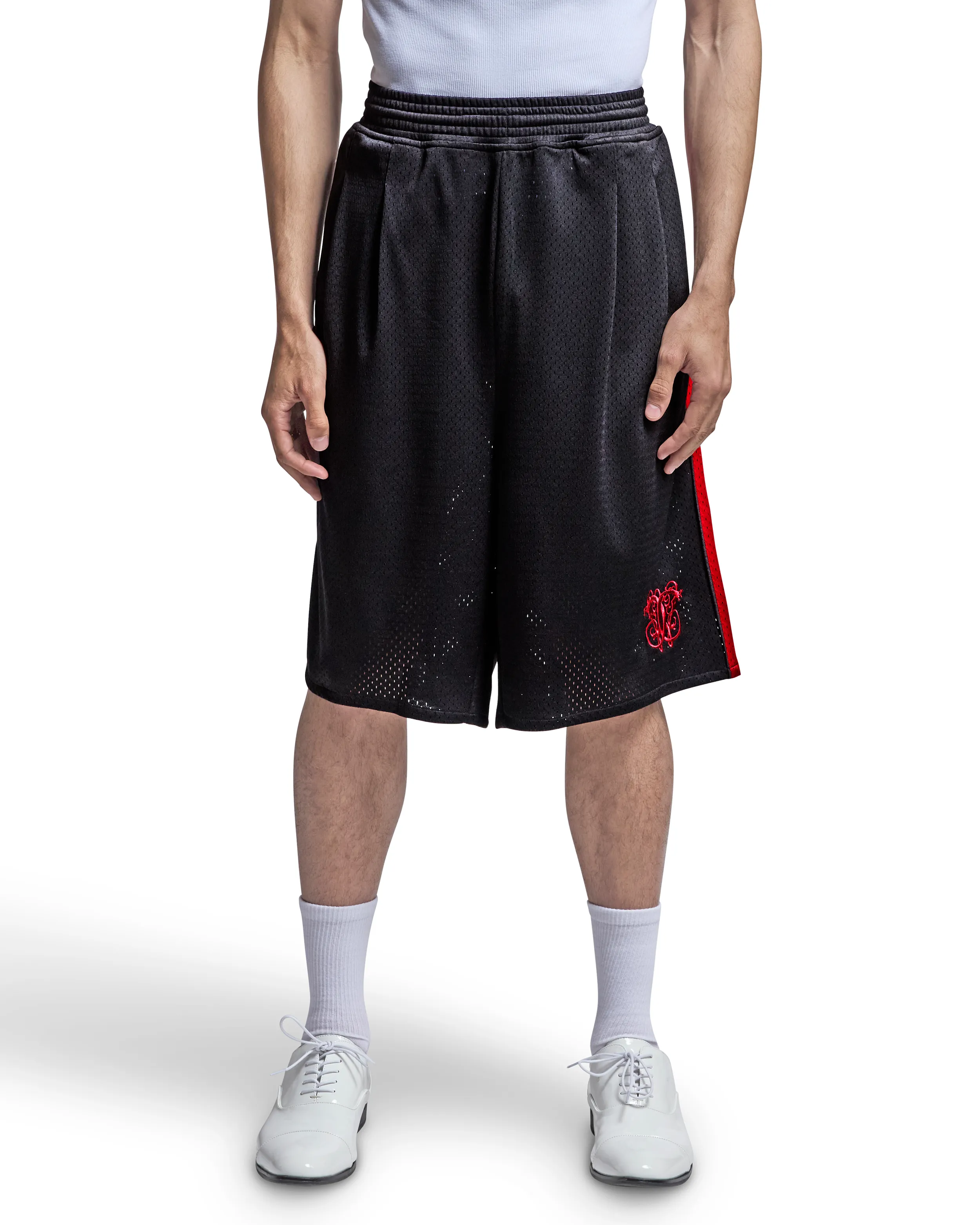 TACOMBI PLEATED BASKETBALL SHORTS - BLACK/RED