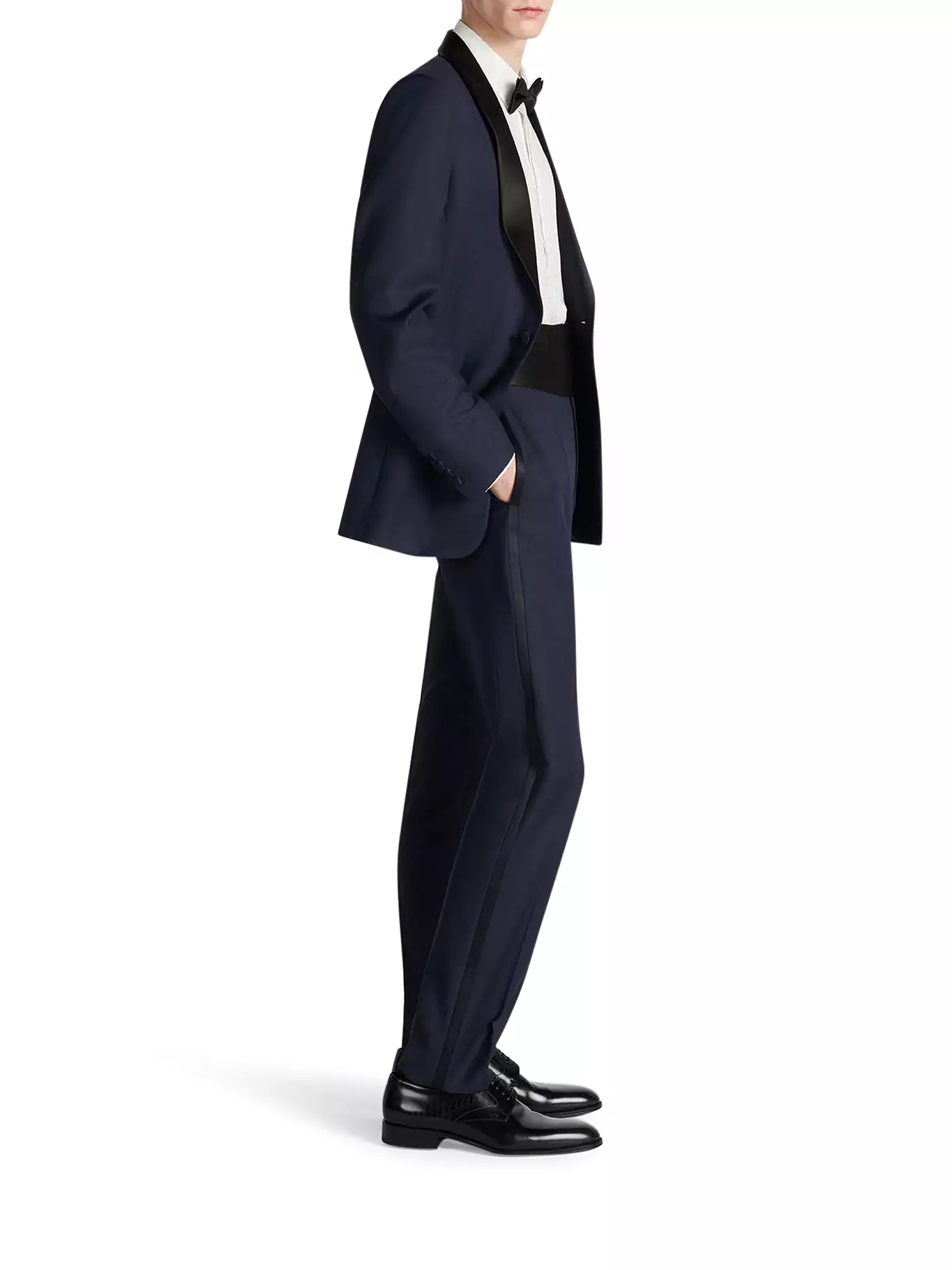 TUXEDO WITH CLASSIC CUT AND SHAWL LAPELS