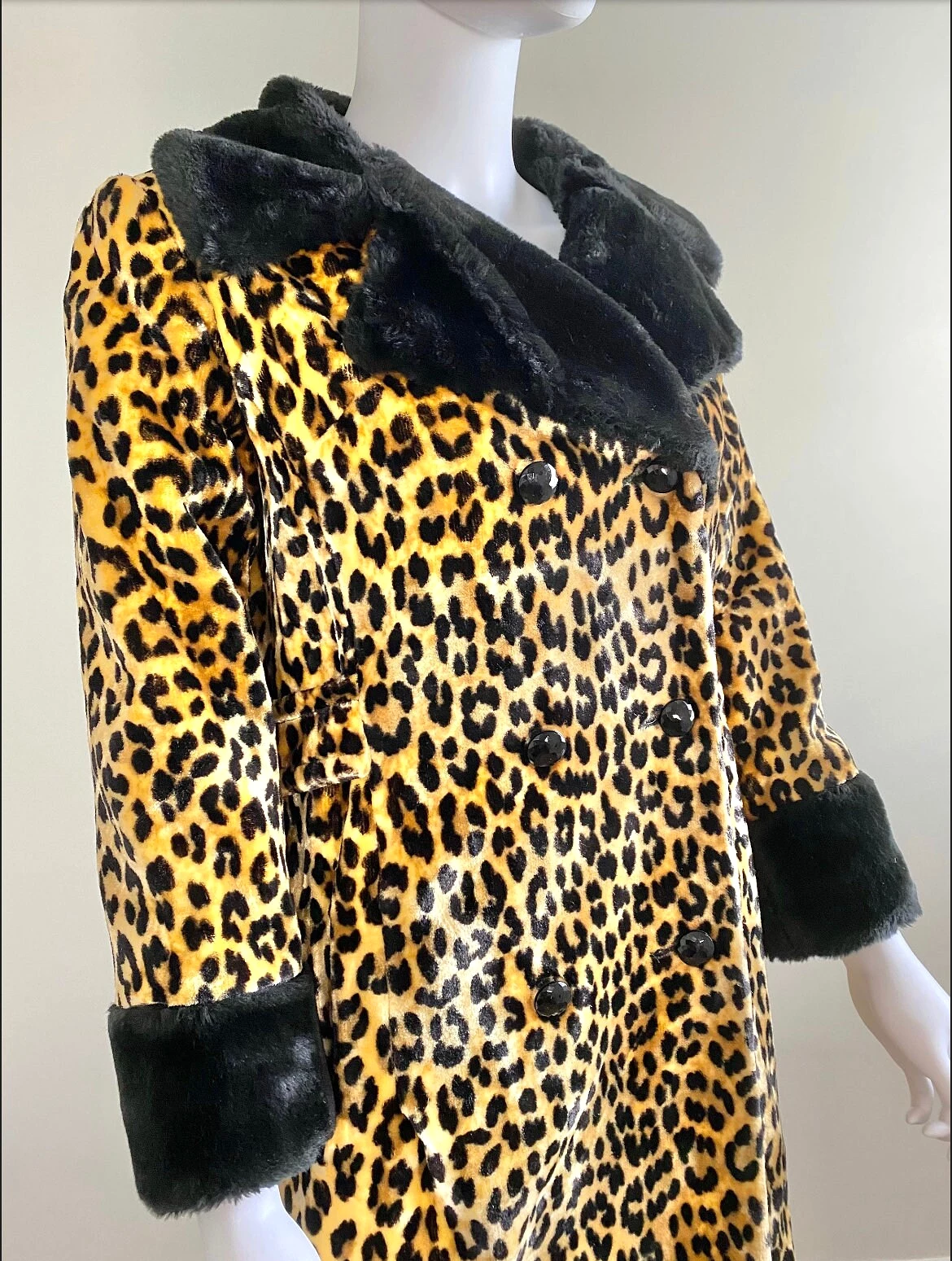 Vintage 1960s Velvet Leopard Print Coat / 60s retro vegan fur coat / size S