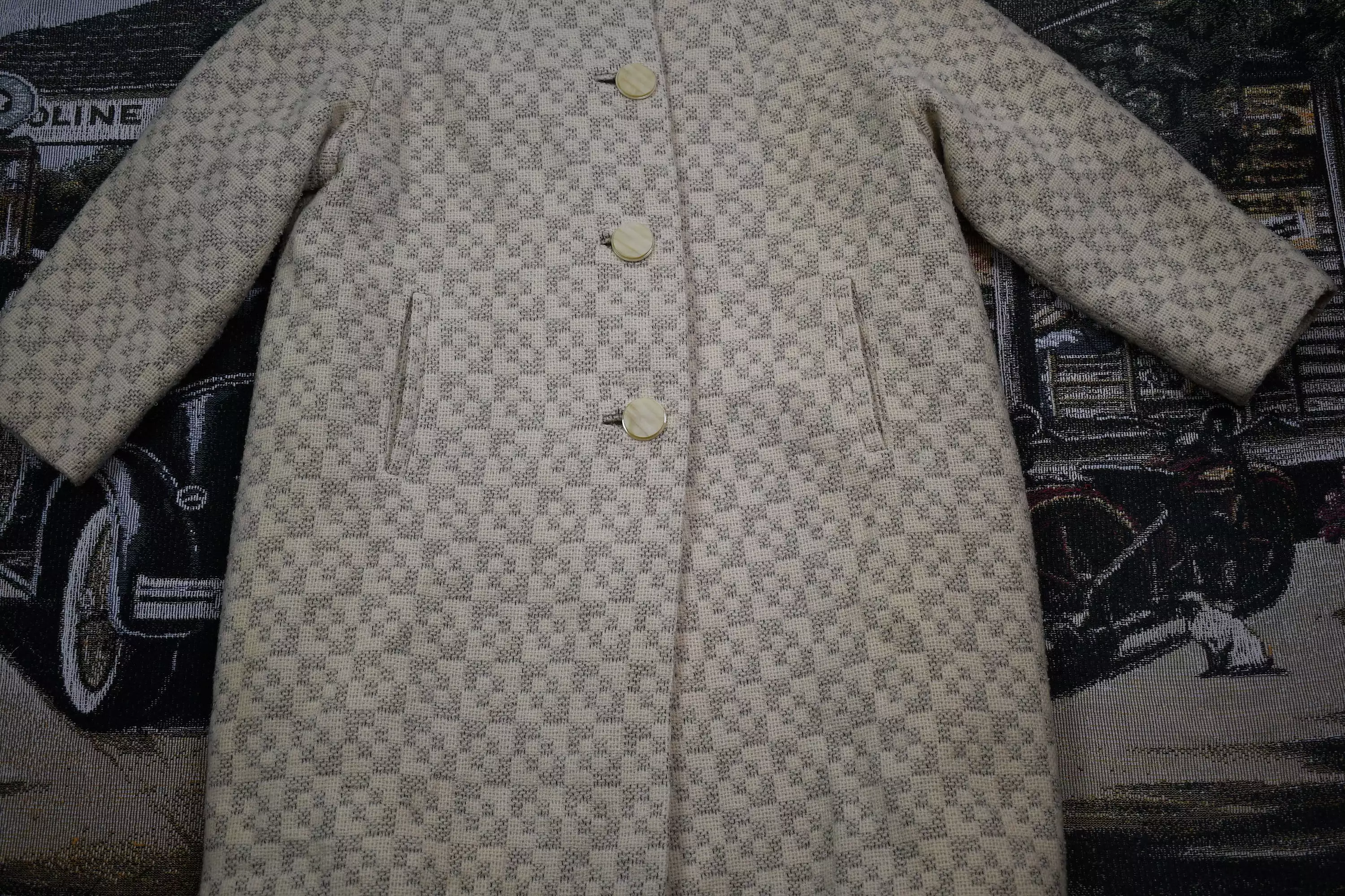 Vintage 1960s Wool Overcoat / Pattern Knit / Trench Coat Style / Fall Winter Button Up Outerwear / Streetwear Fashion / True Vin